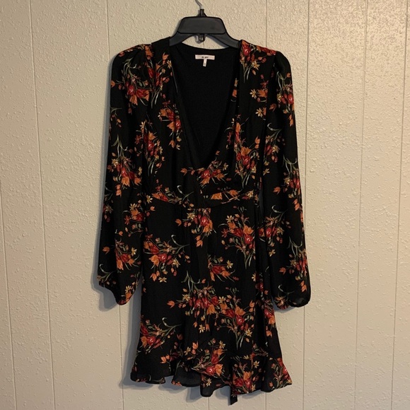 Mi ami (Francesca’s collection) Floral Wrap Dress - Picture 3 of 4